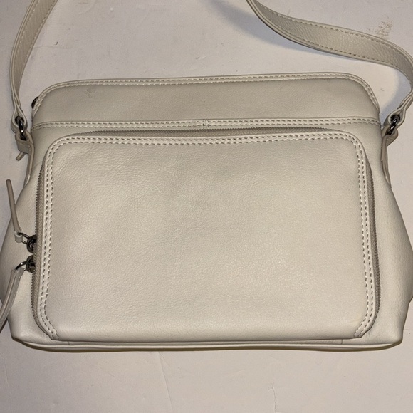 CREME COLOR LEATHER CROSSBODY WITH ADJUSTABLE STRAP
SILVER HARDWARE RFID - Picture 1 of 13